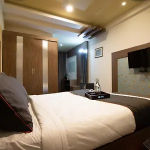 Hotel Super Collection O Golden Avenue, Thiruvananthapuram